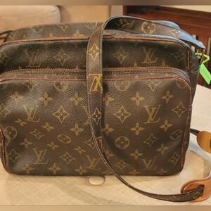 Louis Vuitton Vintage Monogram Handbag